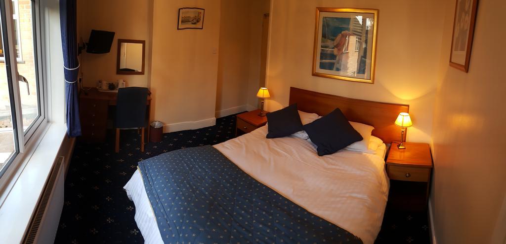 The Pilgrim'S Guest House นิวเบอรี ภายนอก รูปภาพ