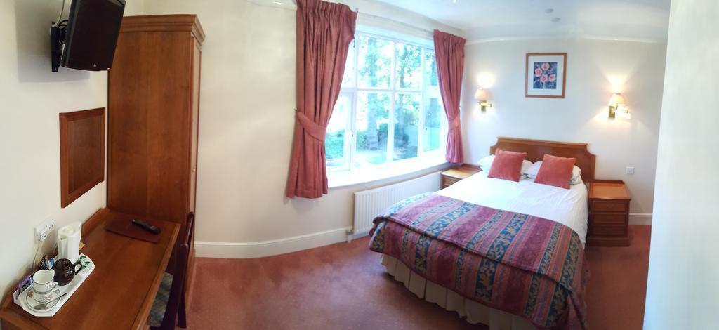The Pilgrim'S Guest House นิวเบอรี ภายนอก รูปภาพ