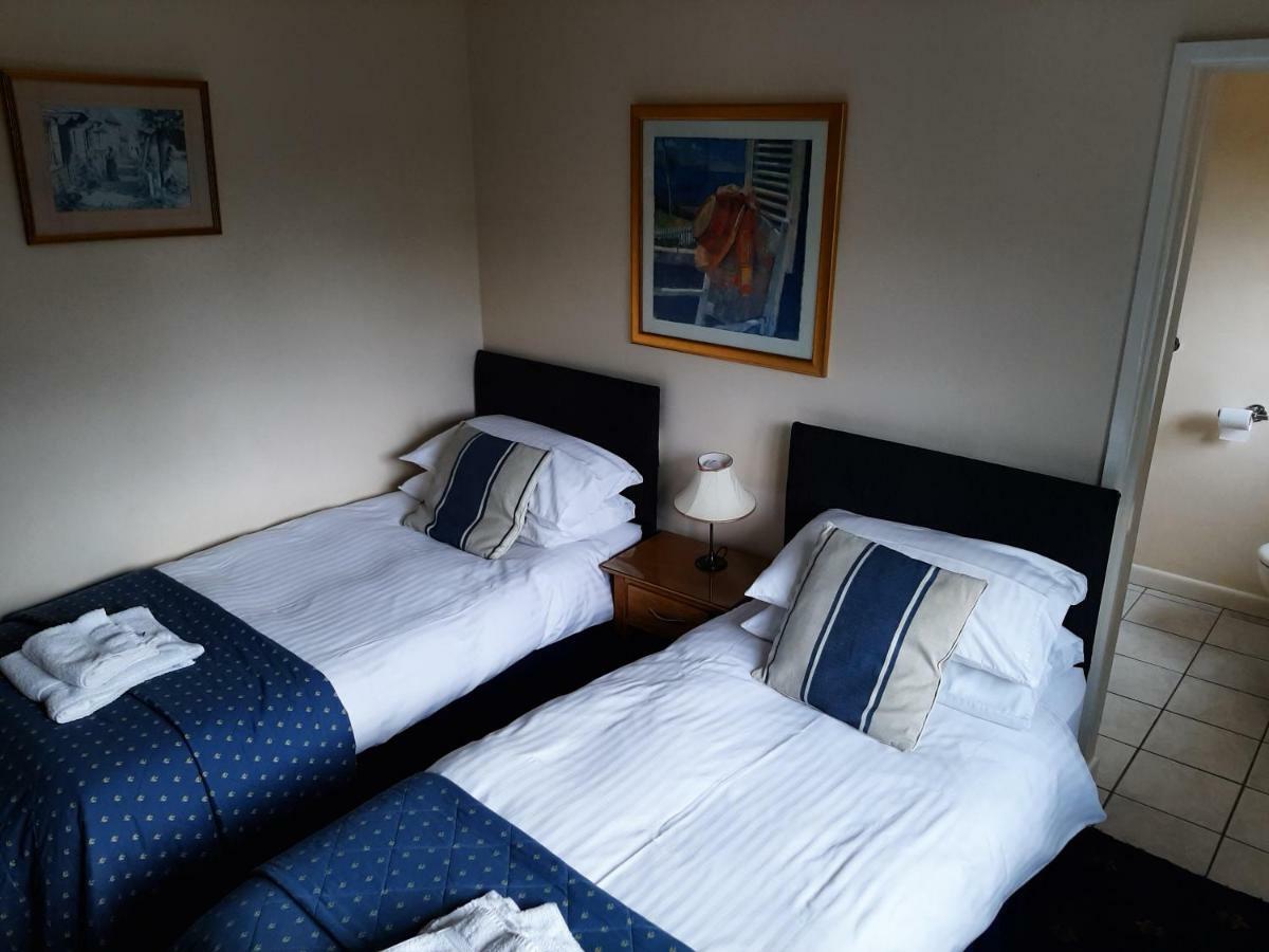 The Pilgrim'S Guest House นิวเบอรี ภายนอก รูปภาพ